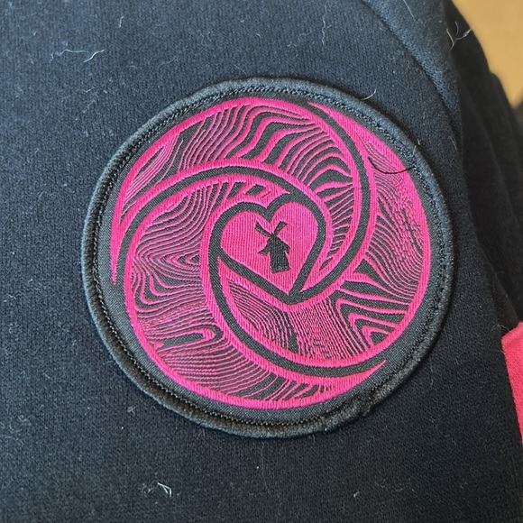 ✌️Dutch Bros Black Dutch LUV Crewneck Sweatshirt XSmall Stripes Patch ‘92 - Picture 3 of 7